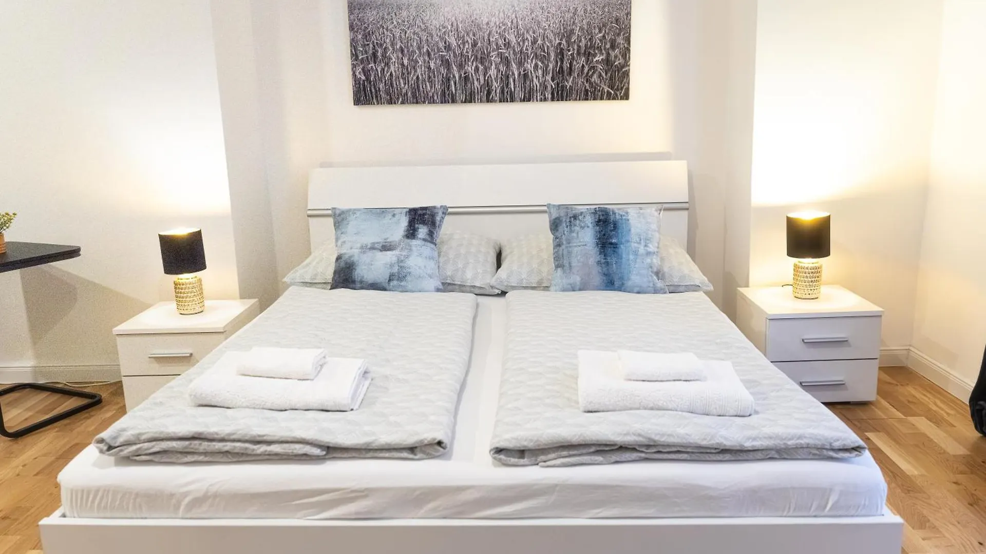 Appartement Praha 1 New Just Steps Away From Old Town And The Florence Bus Station Tsjechië